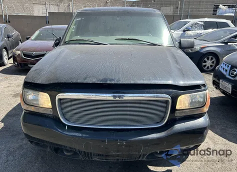 1999 Cadillac Escalade z USA, uszkodzony, nr VIN 1GYEK13R7XR408723